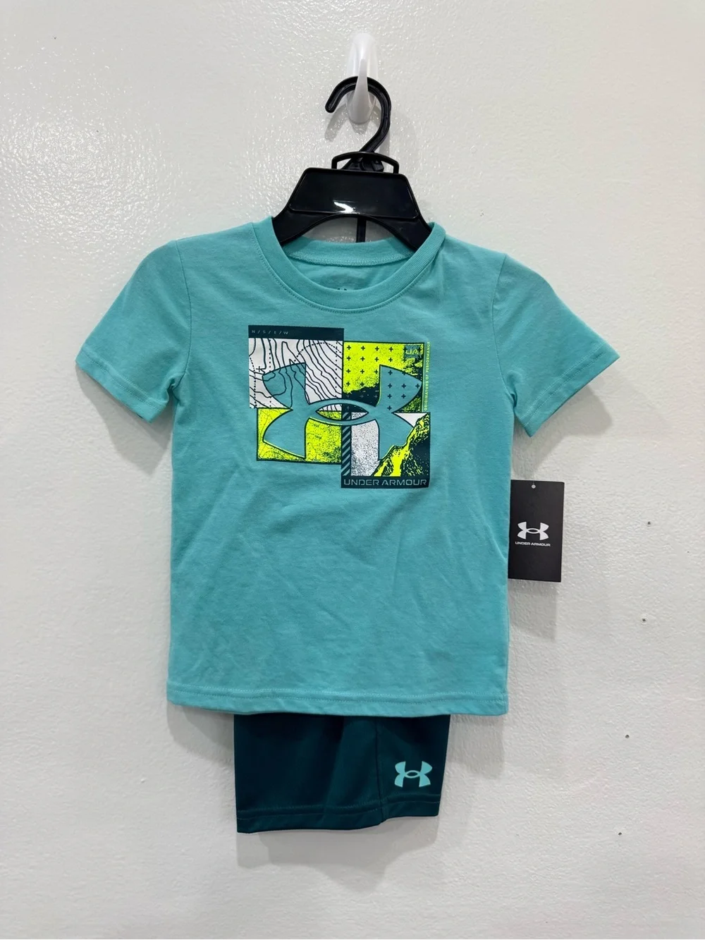 Boys Under Armour 2-Piece Athletic Shorts Set Size 4 Aqua Blue Graphic Logo NWT